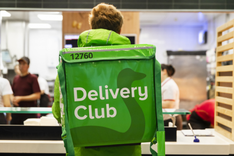 «Магнит» и Delivery Club запустили экспресс-доставку продуктов за 30 минут.
